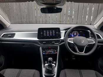 Used Volkswagen T-Roc 2025 for sale - 77986917: Photo