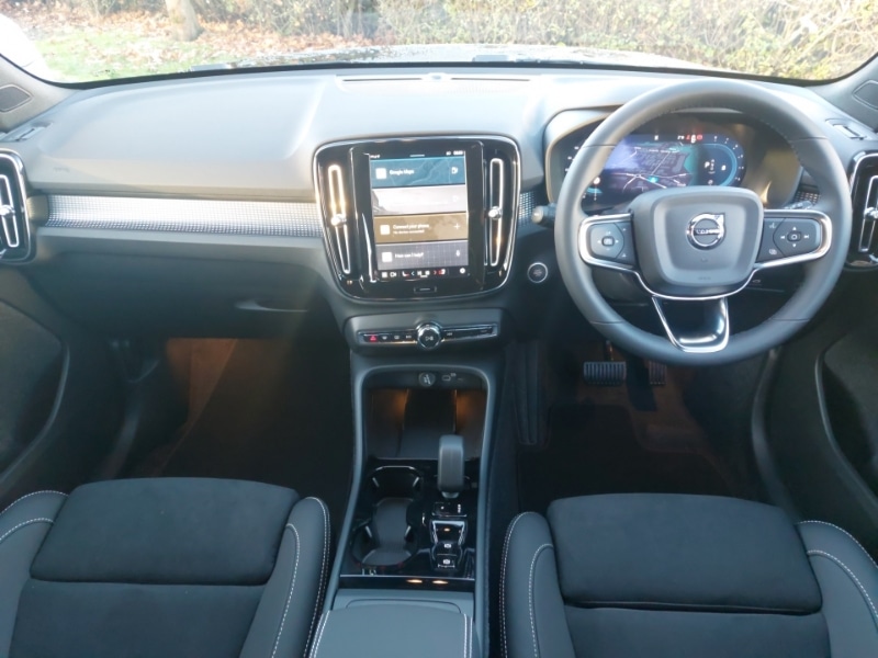 Used Volvo XC40 2025 for sale - 76978628: Photo 2