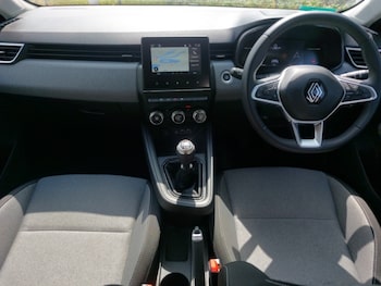 Used Renault Clio 2024 for sale - 79242313: Photo
