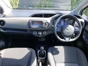 Used Toyota Yaris 2020 for sale - 78343270: Photo