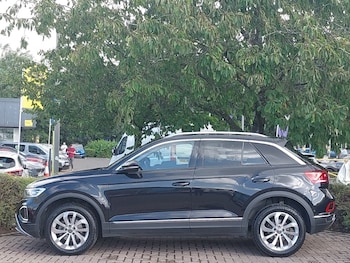 Used Volkswagen T-Roc 2022 for sale - 75536909: Photo