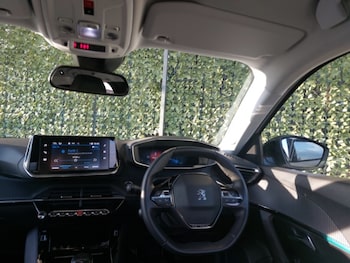 Used Peugeot 2008 2022 for sale - 76978491: Photo