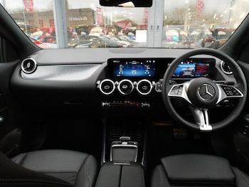Used Mercedes-Benz GLA 2024 for sale - 77224569: Photo