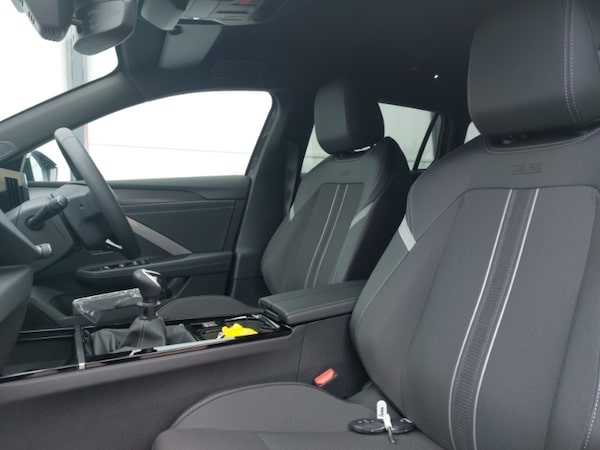 Used Vauxhall Astra 2025 for sale - 76212469: Photo 5