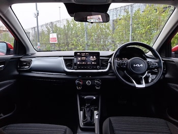 Used Kia Stonic 2023 for sale - 77544900: Photo