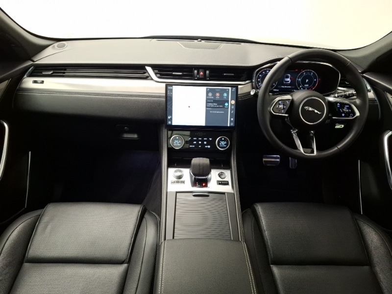 Used Jaguar F-Pace 2023 for sale - 77419747: Photo 2