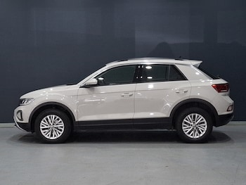 Used Volkswagen T-Roc 2023 for sale - 78643236: Photo