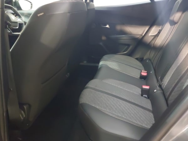 Used Peugeot 2008 2023 for sale - 76282341: Photo 6