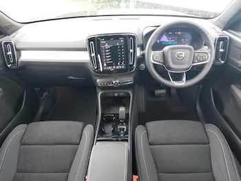 Used Volvo XC40 2026 for sale - 79069573: Photo