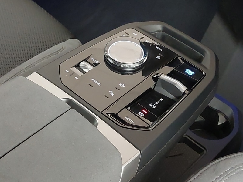 Used BMW iX 2025 for sale - 76387682: Photo 10