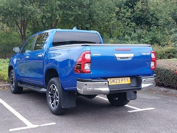 Used Toyota Hilux 2023 for sale - 76771057: Photo