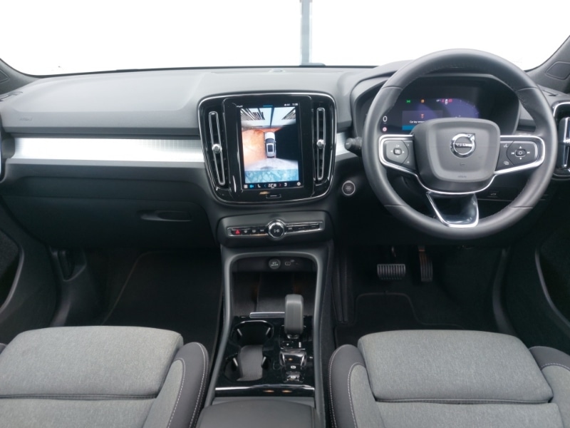 Used Volvo XC40 2023 for sale - 77115502: Photo 2