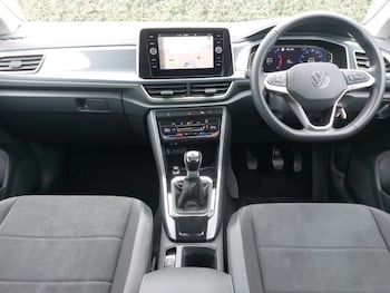 Used Volkswagen T-Roc 2022 for sale - 75551214: Photo