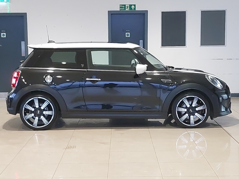 Used MINI Hatch 2023 for sale - 76560701: Photo 2