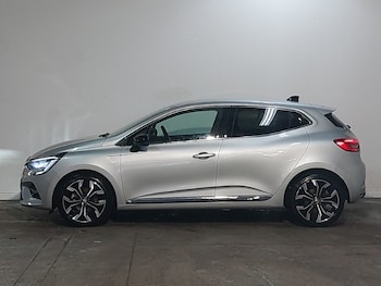 Used Renault Clio 2022 for sale - 76708662: Photo