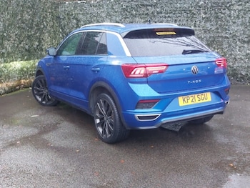 Used Volkswagen T-Roc 2021 for sale - 76544212: Photo