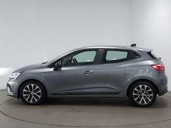 Used Renault Clio 2023 for sale - 78355853: Photo