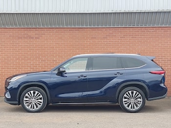 Used Toyota Highlander 2022 for sale - 77010907: Photo