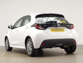 Used Toyota Yaris 2023 for sale - 74744113: Photo