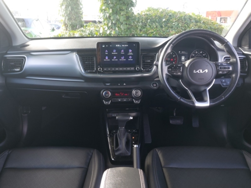 Used Kia Stonic 2023 for sale - 76451587: Photo 2