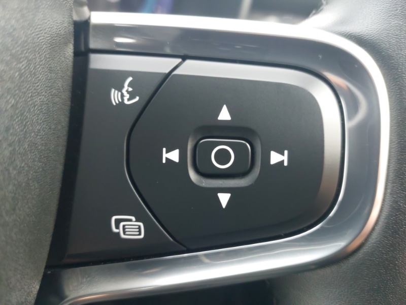 Used Volvo XC40 2023 for sale - 77955900: Photo 12