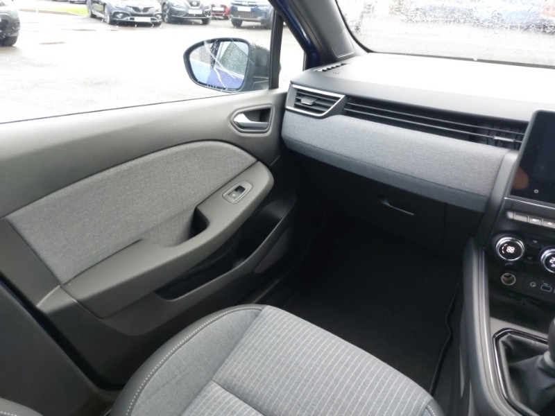 Used Renault Clio 2025 for sale - 76842539: Photo 10