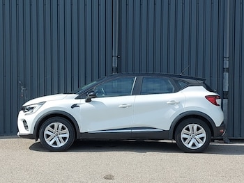Used Renault Captur 2020 for sale - 79516987: Photo