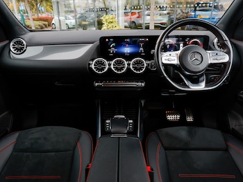 Used Mercedes-Benz GLA 2022 for sale - 76301244: Photo 2