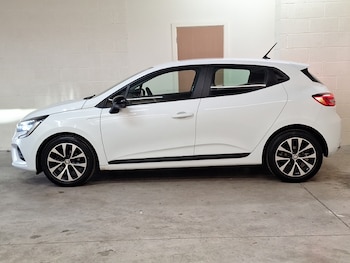 Used Renault Clio 2023 for sale - 78795316: Photo