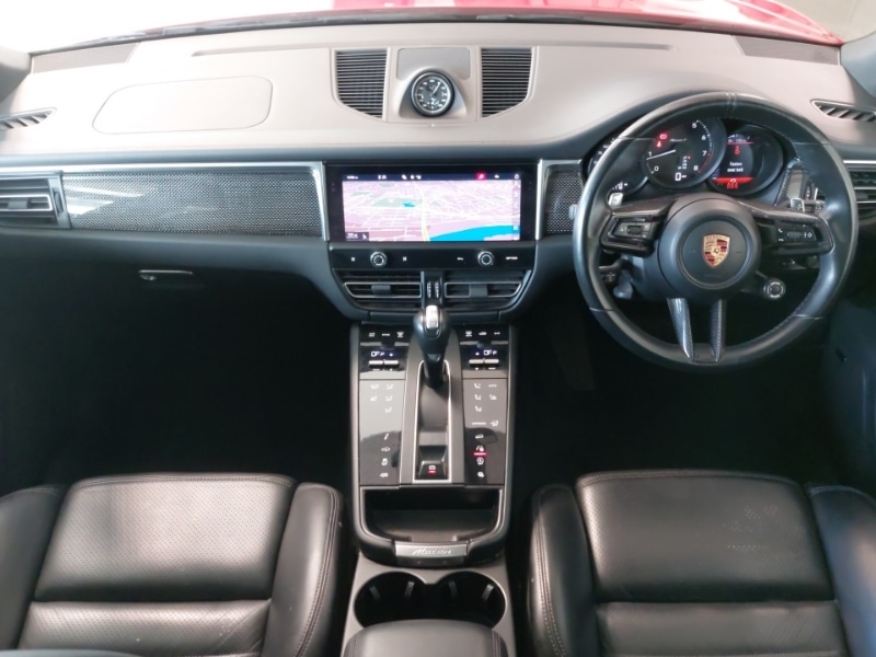 Used Porsche Macan 2023 for sale - 76183093: Photo 2
