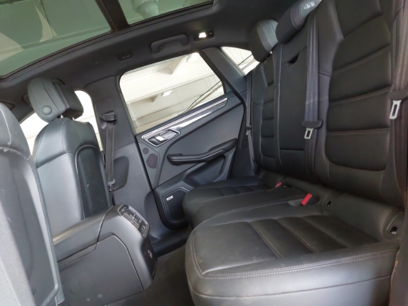Used Porsche Macan 2023 for sale - 76183093: Photo 6