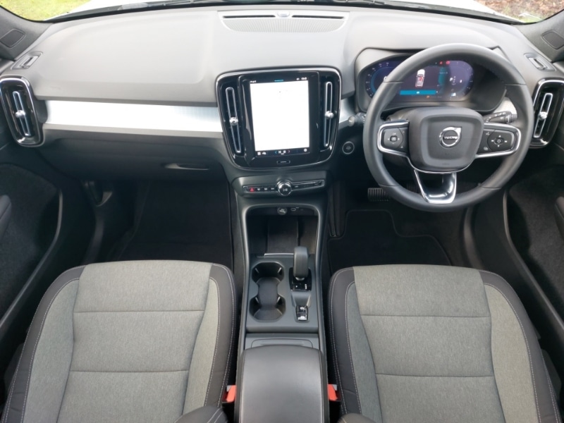 Used Volvo XC40 2023 for sale - 77786776: Photo 2