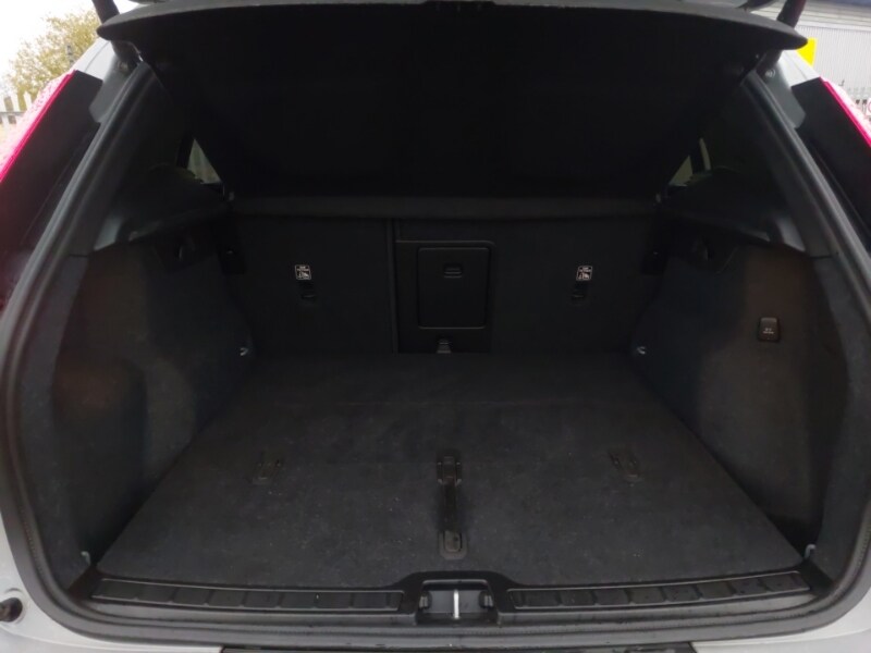 Used Volvo XC40 2024 for sale - 77752764: Photo 8