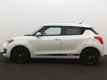 Used Suzuki Swift 2021 for sale - 78747002: Photo
