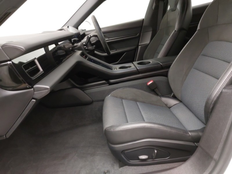 Used Porsche Taycan 2022 for sale - 76465783: Photo 5