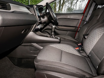 Used Renault Captur 2022 for sale - 77597135: Photo