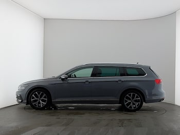 Used Volkswagen Passat 2022 for sale - 77190092: Photo