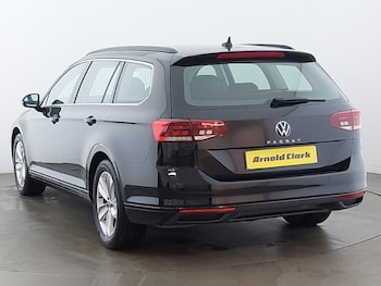 Used Volkswagen Passat 2021 for sale - 75695180: Photo