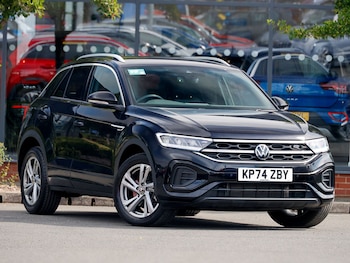 Used Volkswagen T-Roc 2024 for sale - 76540566: Photo
