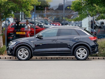 Used Volkswagen T-Roc 2024 for sale - 76540566: Photo