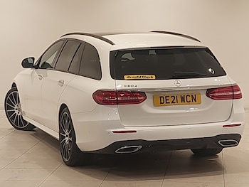 Used Mercedes-Benz E Class 2021 for sale - 76721321: Photo