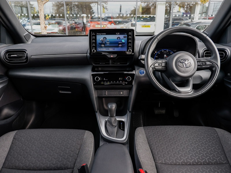 Used Toyota Yaris Cross 2022 for sale - 77126856: Photo 2