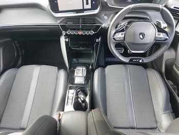 Used Peugeot 2008 2024 for sale - 76511417: Photo