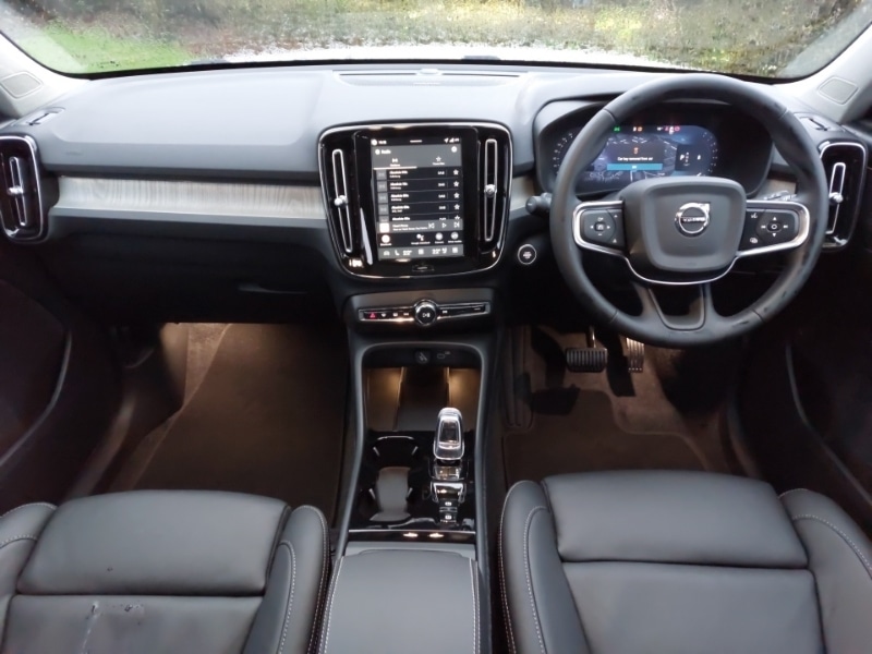 Used Volvo XC40 2025 for sale - 76970925: Photo 2