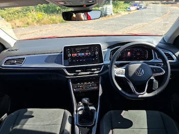 Used Volkswagen T-Roc 2023 for sale - 79543181: Photo