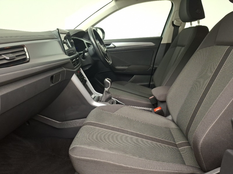 Used Volkswagen T-Roc 2023 for sale - 77875617: Photo 5