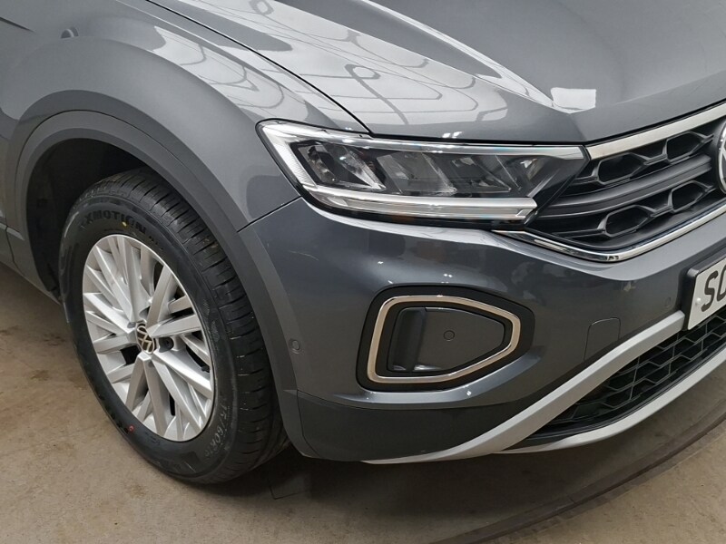 Used Volkswagen T-Roc 2023 for sale - 77875617: Photo 9