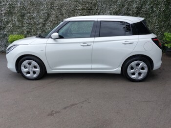 Used Suzuki Swift 2024 for sale - 76567593: Photo
