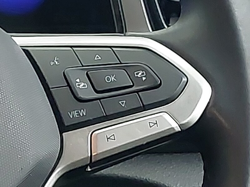 Used Volkswagen T-Roc 2023 for sale - 77299150: Photo 11