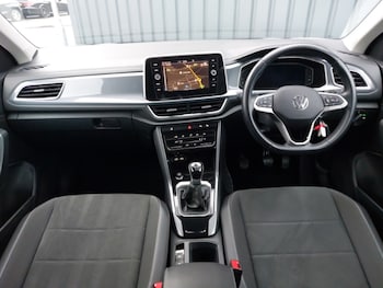 Used Volkswagen T-Roc 2023 for sale - 77467562: Photo